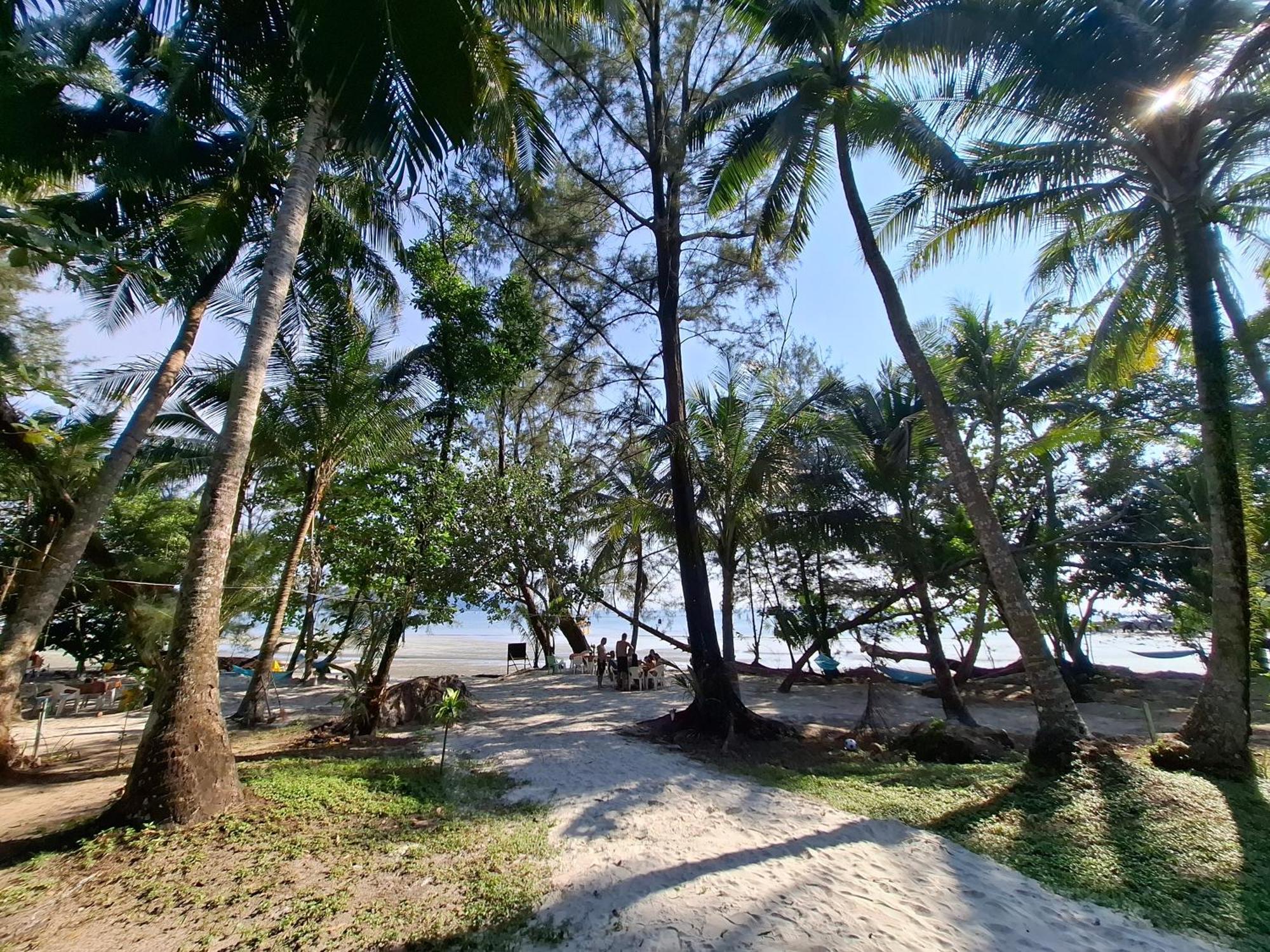 Baan Suan Kayoo 1 Long Beach Aow Yai Hotel Koh Phayam Eksteriør billede